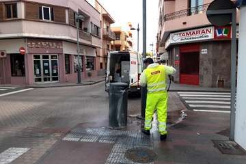 La limpieza exhaustiva llega estos días a La Viña, la costa, Hornos del Rey, Las Remudas y otros barrios (Foto TA)